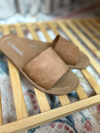 The Everyday Chic Slide Sandal
