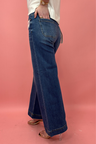 Sculpt & Stroll Ankle Wide-Leg Jeans